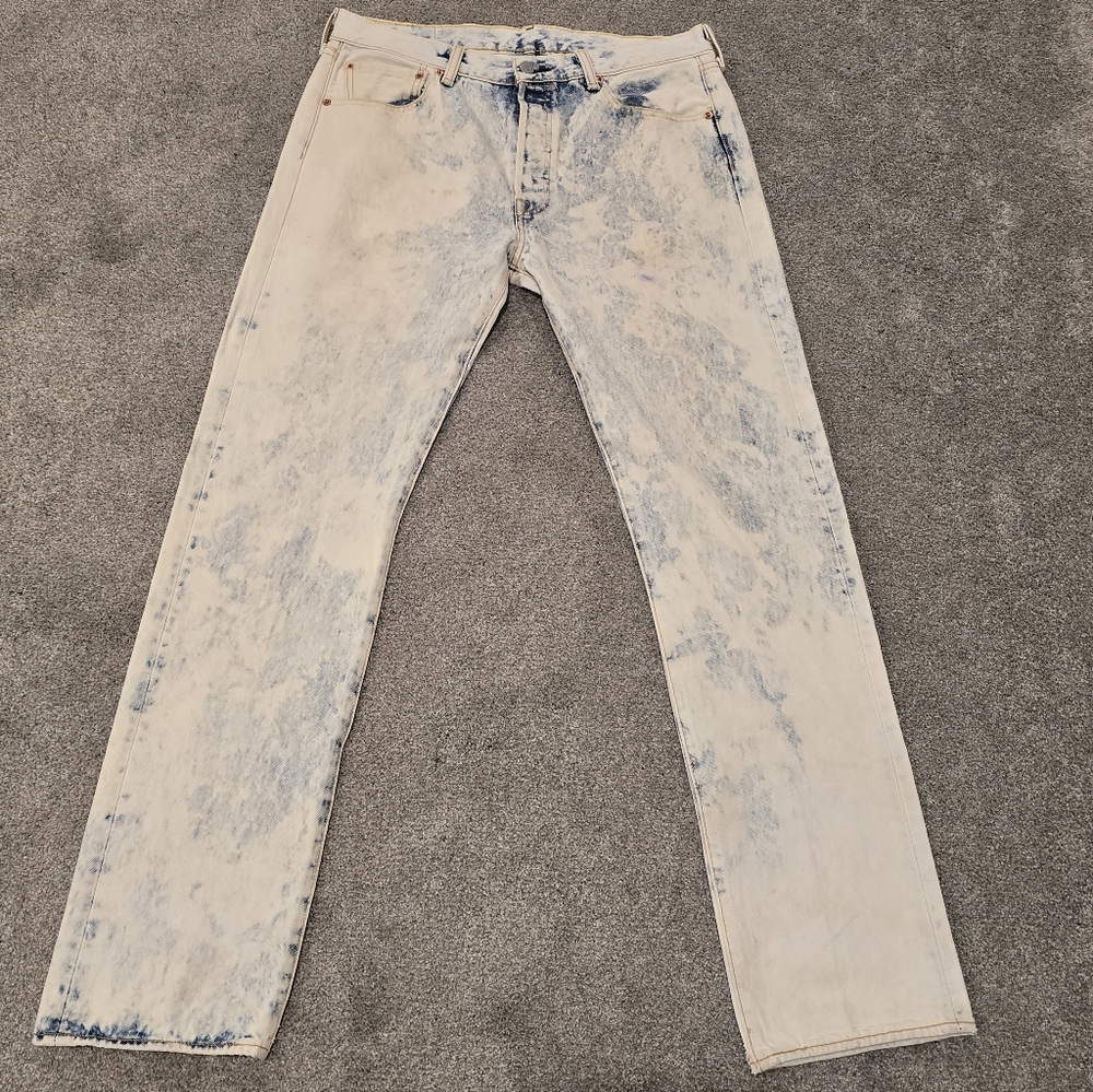 Levi's Men's Distressed Blue and White Straight Jeans